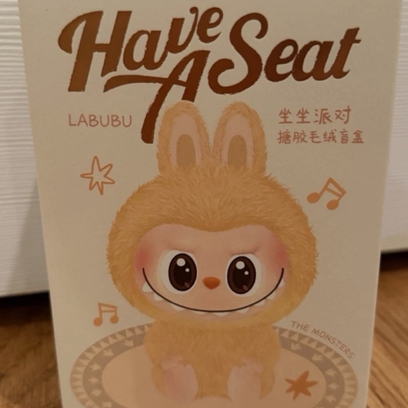 Pop Mart Labubu 'Have A Seat' Collectible - Picture 2 of 2